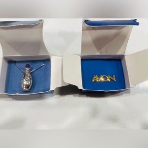 Avon President club reward pin and necklace